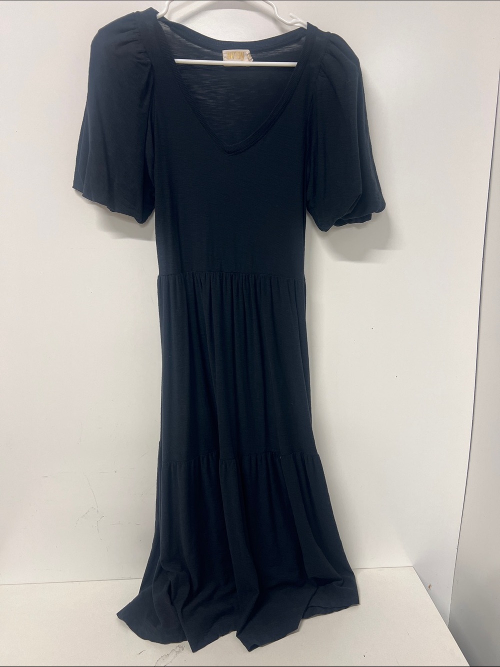 Nation Ltd. Dress, XSmall, Black, V Neck, Short Bubble Sleeve, Midi, Pullover